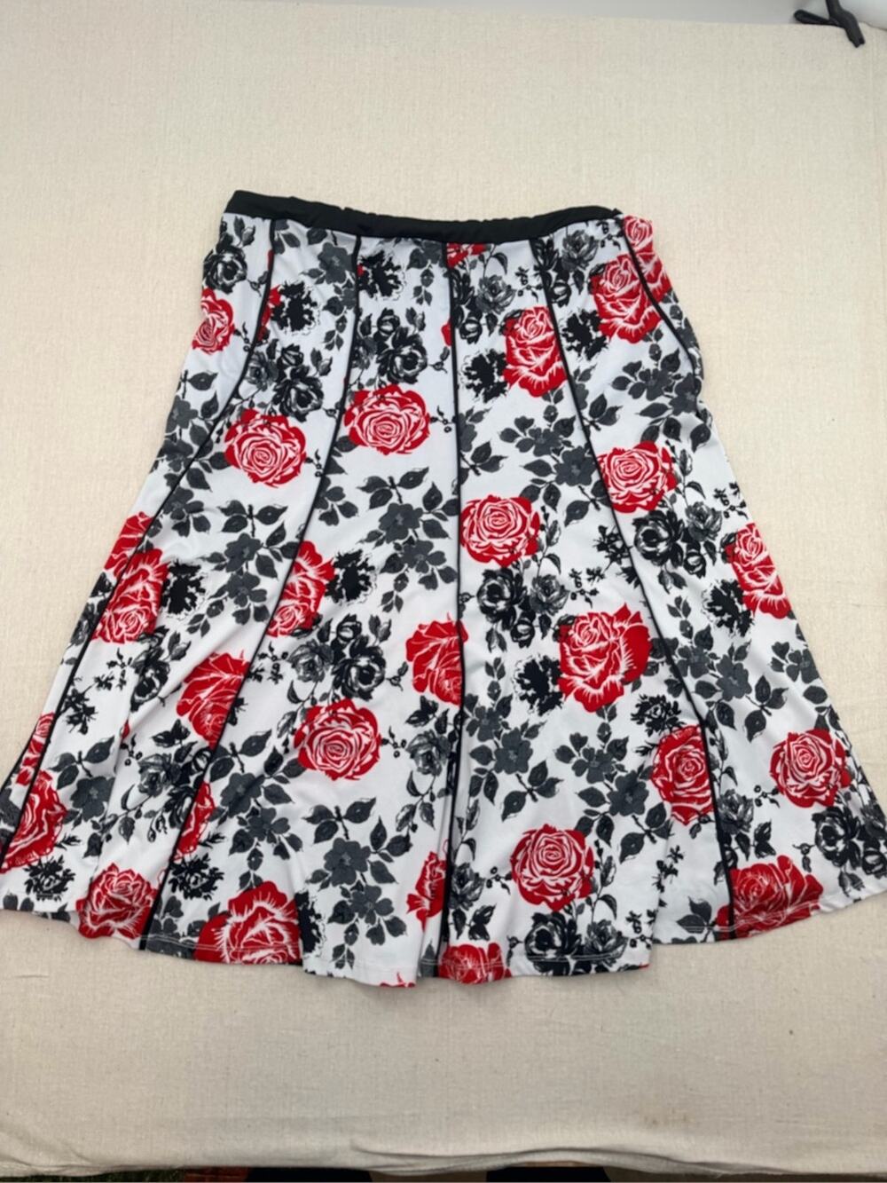 Red & Black Rose Circle Skirt - Floral Skater Style